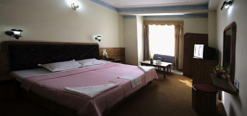 The Shivalik Hotel Manāli Buitenkant foto