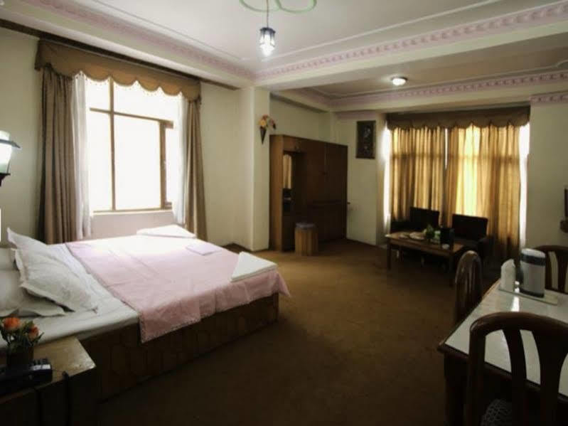 The Shivalik Hotel Manāli Buitenkant foto